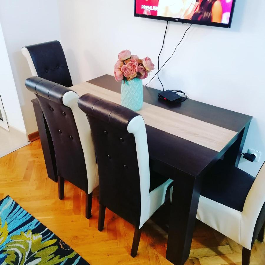 Marina Jacuzzi Apartment Free Parking 诺威萨 外观 照片