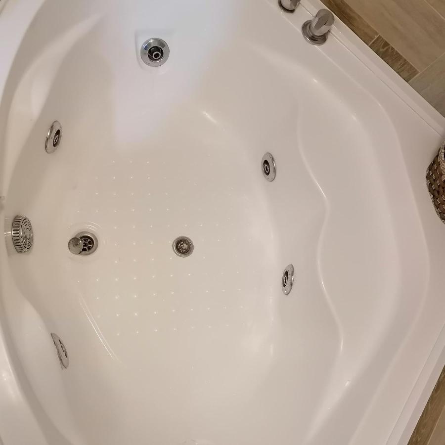 Marina Jacuzzi Apartment Free Parking 诺威萨 外观 照片