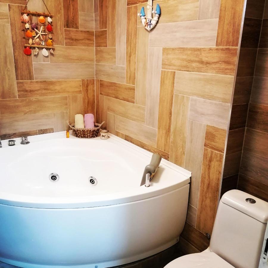 Marina Jacuzzi Apartment Free Parking 诺威萨 外观 照片